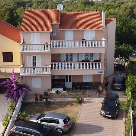 Apartment Mladen ビオグラード・ナ・モル エクステリア 写真