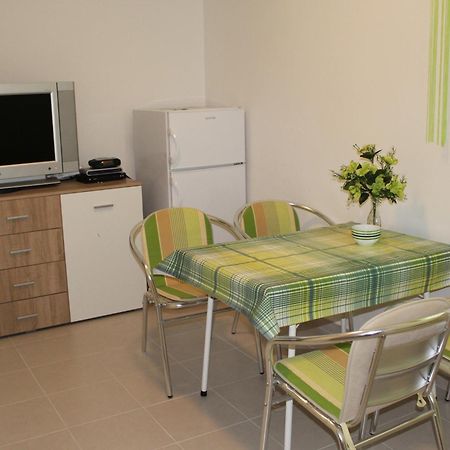 Apartment Mladen ビオグラード・ナ・モル エクステリア 写真