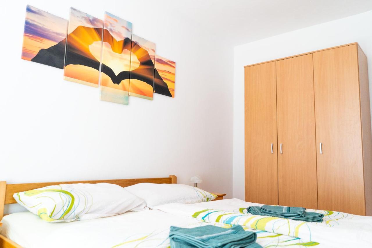 Apartment Mladen ビオグラード・ナ・モル エクステリア 写真