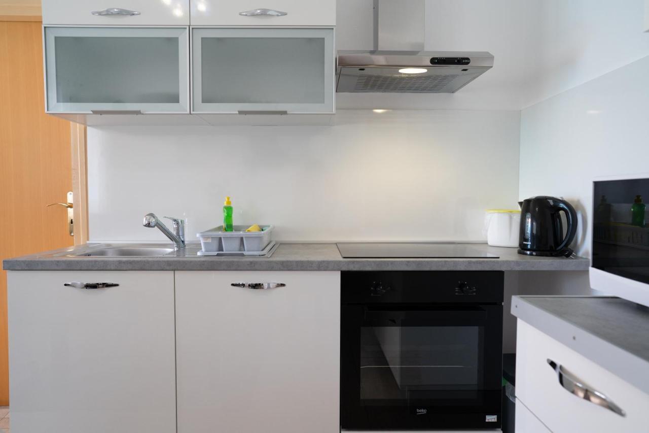 Apartment Mladen ビオグラード・ナ・モル エクステリア 写真